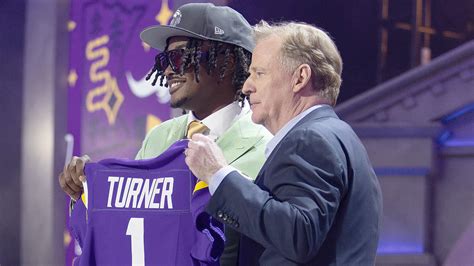 real gm draft picks